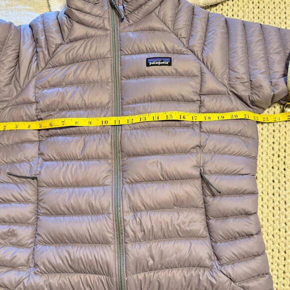 PATAGANOIA Women's Down Sweater Jacket Rustic Purple Size LARGE (like new) - Picture 15 of 16